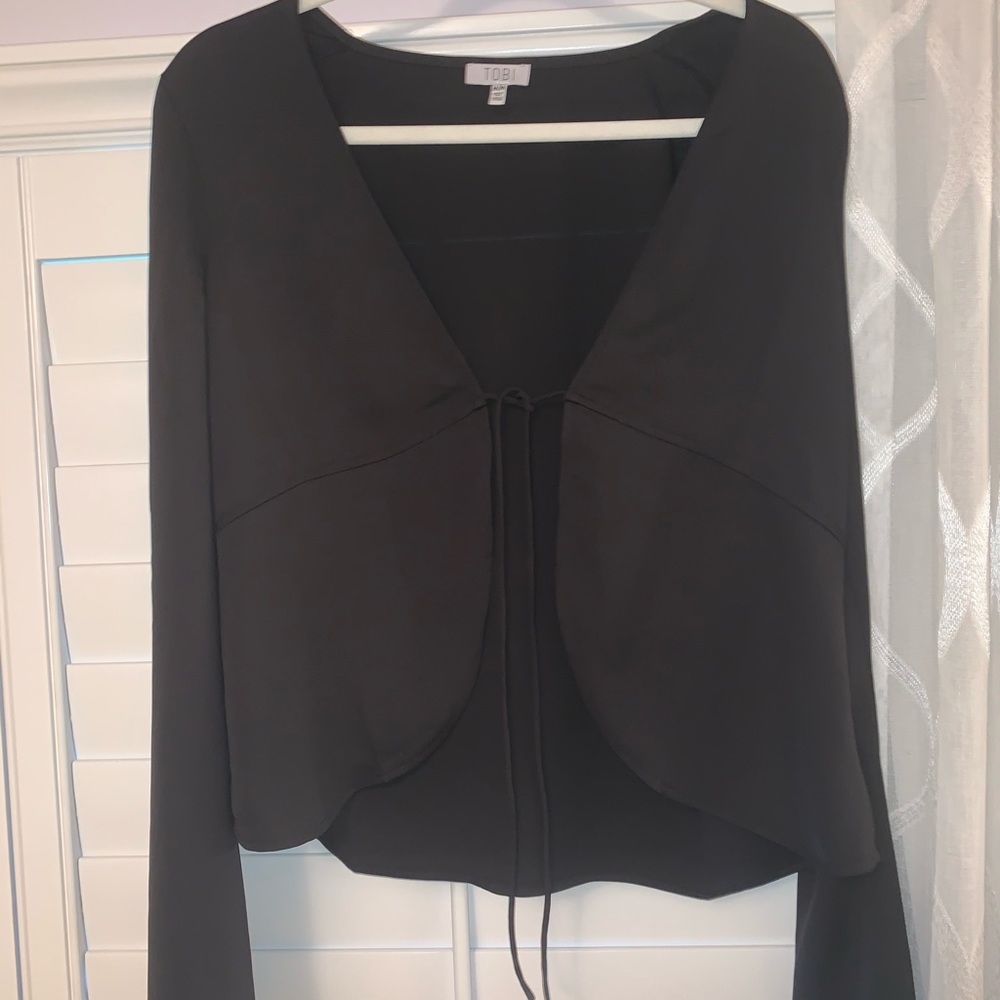 Faux-silk, tie going-our top